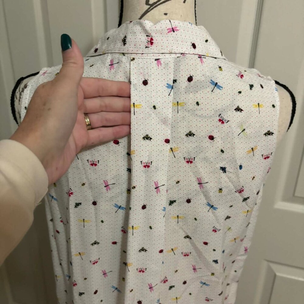 Women's White Sleeve-Less Top with Dragonflies & Ladybugs - Picture 4 of 5